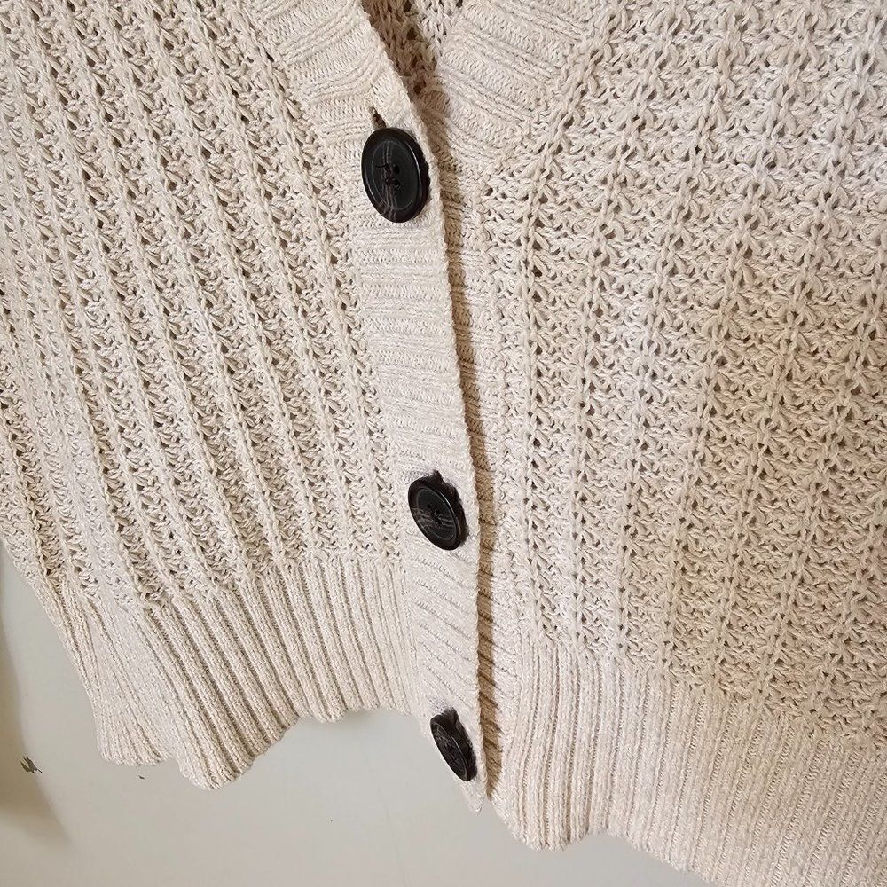 EUC AMERICAN EAGLE OUTFITTERS V NECK BUTTON DOWN CREAM CARDIGAN SIZE S - Picture 6 of 14